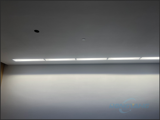 Kopen High-CRI 93 Flicker-Free Artificial LED Skylight met 2100K-7500K kleurtemperatuur voor natuurlijke daglichtsimulatie online vervaardiging