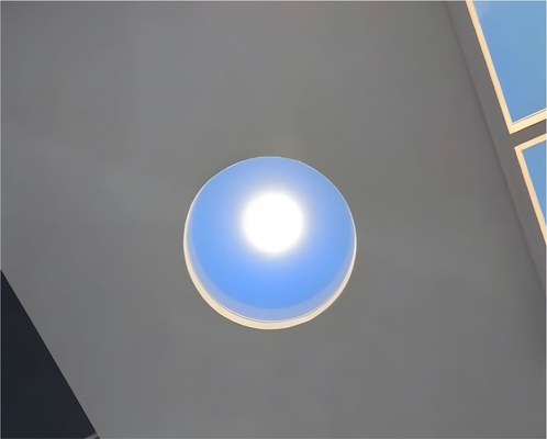 Energiezuinige slimme verlichting past in huizen of commerciële ruimtes, van ochtendkleuren tot warme avonden