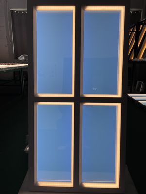 Simuleer moeiteloos verschillende kleuren van de dag met een paneel voor kunstlicht en circadiane lichtregeling